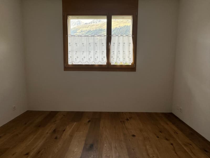 Moderne 3.5-Zimmerwohnung mit Weitsicht in Breil/Brigels (11)