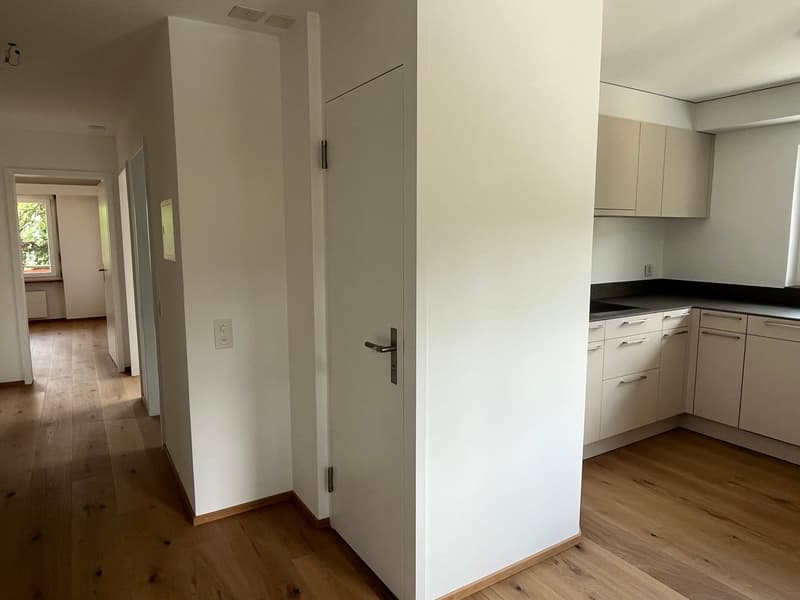 Charmante 3.5-Zimmerwohnung mit Balkon und Garagenbox in Laax (11)