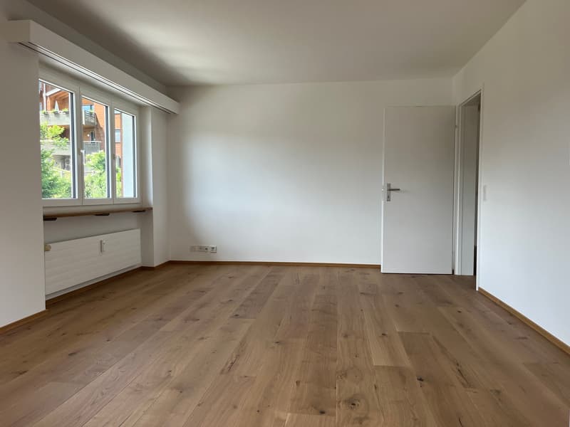 Charmante 3.5-Zimmerwohnung mit Balkon und Garagenbox in Laax (10)