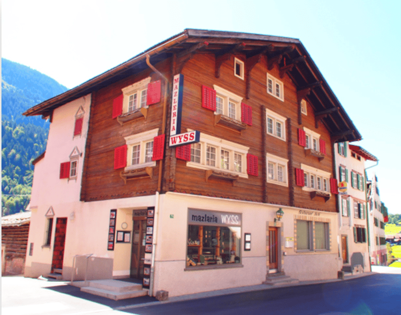 Wohnhaus mit Gewerbefläche und Entwicklungspotenzial in Trun (13)