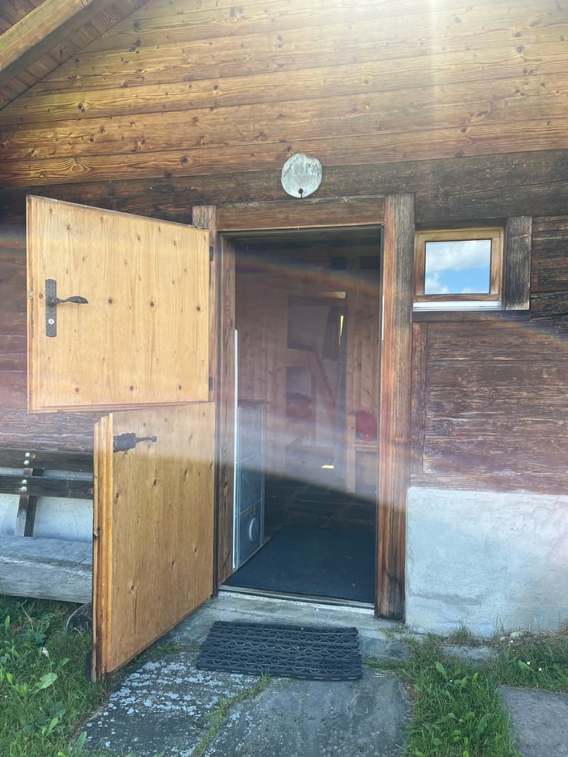 Idyllisches Maiensäss mit Stall in Sevgein (Ilanz/Glion) (9)