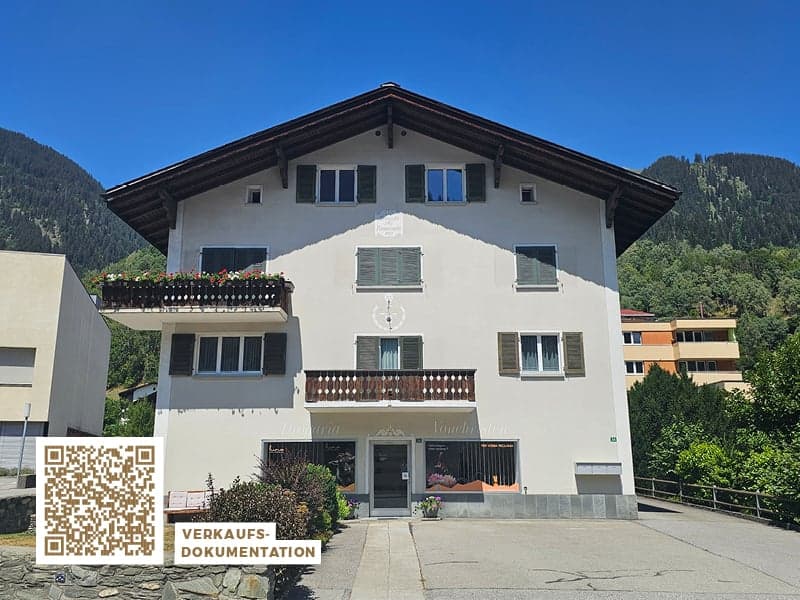Charmante 2.5-Zimmer-Dachwohnung in Trun (1)