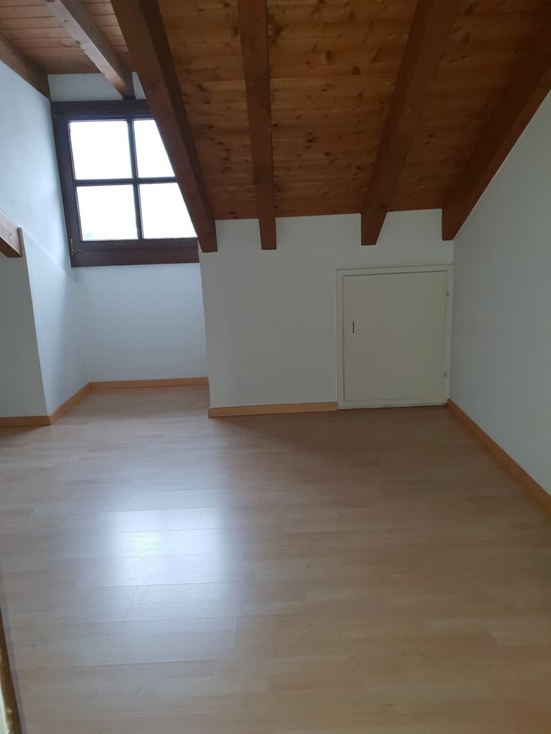 Helle 3-Zimmer-Wohnung mit Balkon im Zentrum von Ilanz (6)