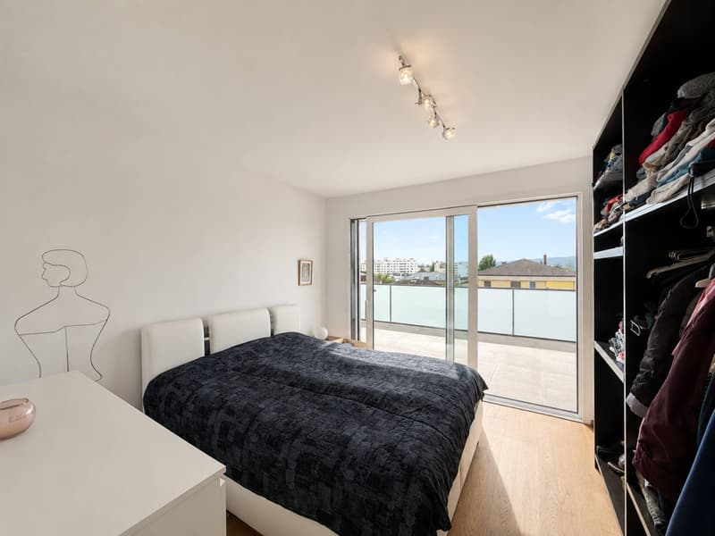 Attique de 2020, terrasse de 53 m² et vue sur l'arc lémanique (7)