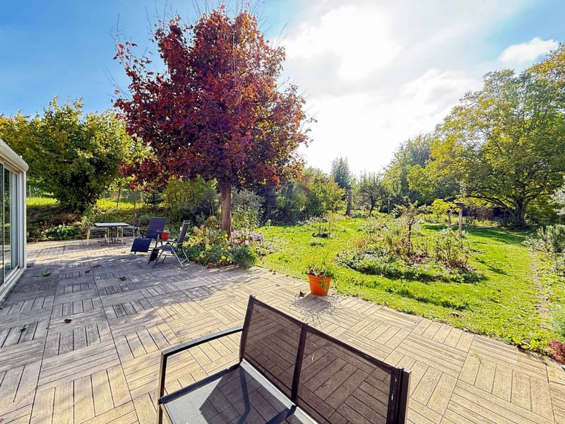 Villa familiale rénovée, studio indépendant et jardin de 1'260 m² (2)