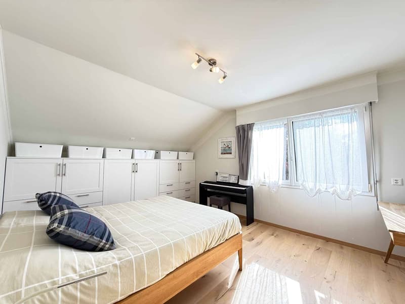 Villa familiale rénovée, studio indépendant et jardin de 1'260 m² (9)