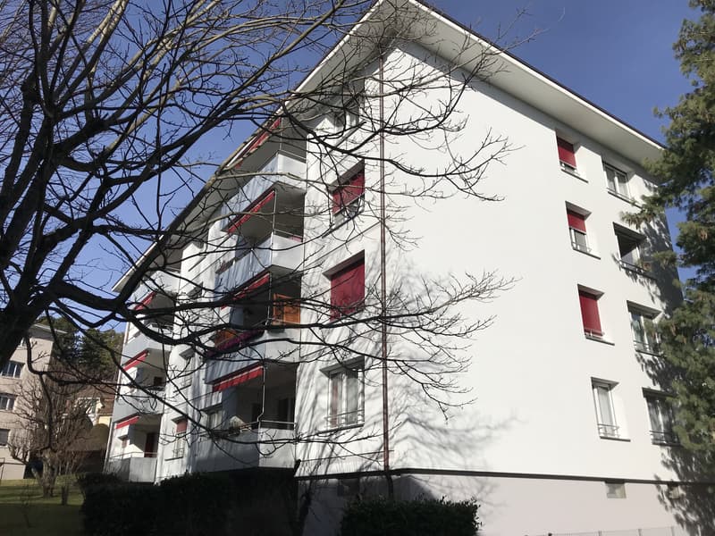 Appartement traversant de 6,5 pièces, 1er étage, env.152 m2 (1)