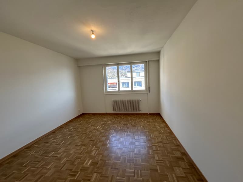 Appartement rénové de 3.5 pièces avec vue sur le lac, 6ème étage, env. 60 m2 (3)