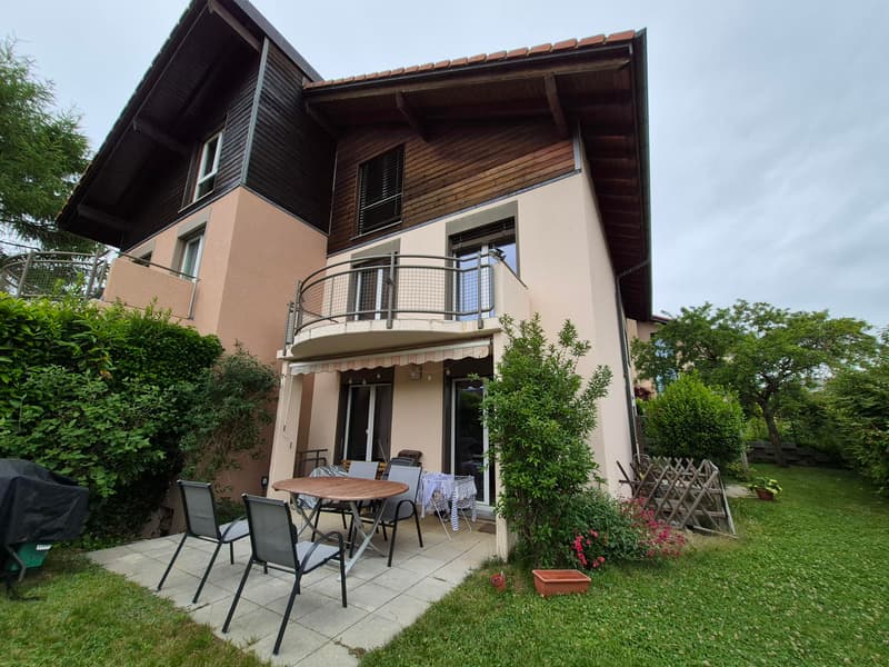 Villa mitoyenne de 6,5 pièces, env. 186 m2 (1)