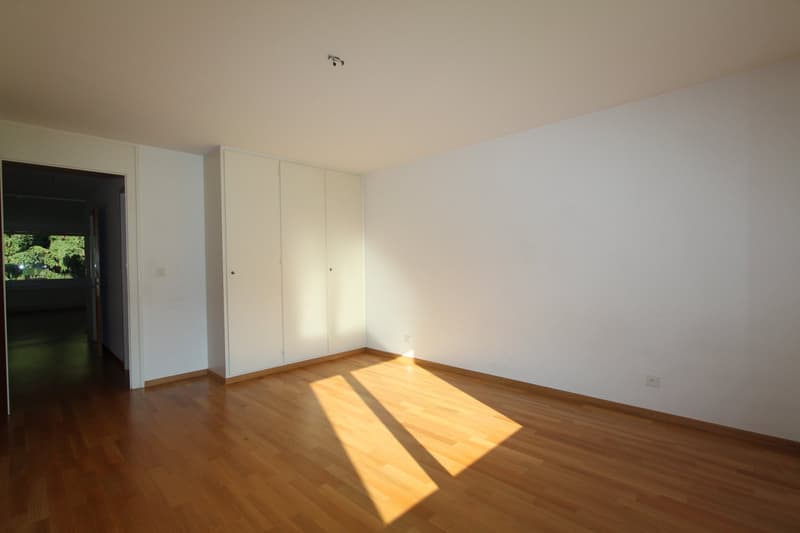Helle 2-Zimmerwohnung mit grossem Balkon (3)