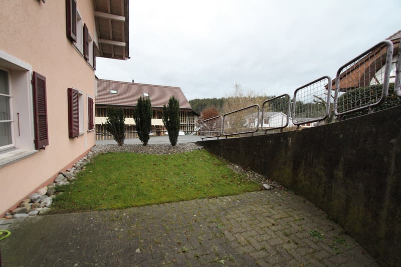 Grosszügige 2.5-ZW mit Gartensitzplatz (1)