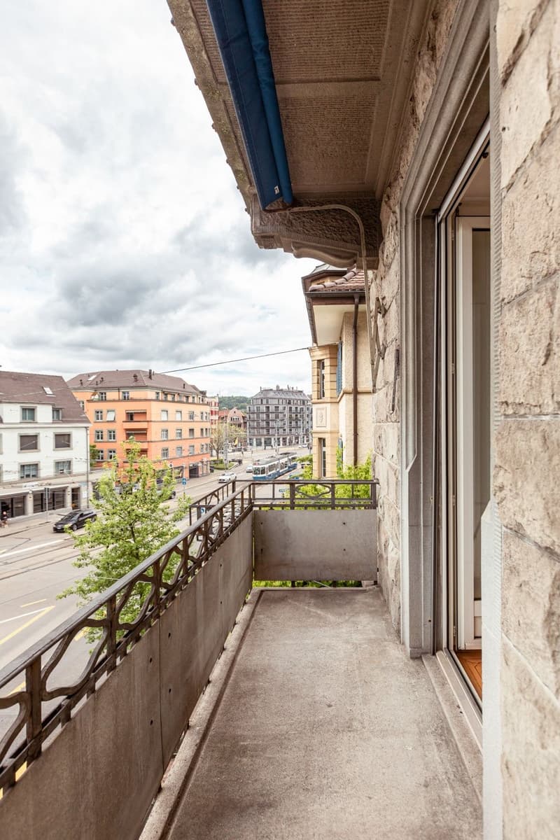 Helle 5.5 Zimmer-Wohnung an zentraler Lage (13)