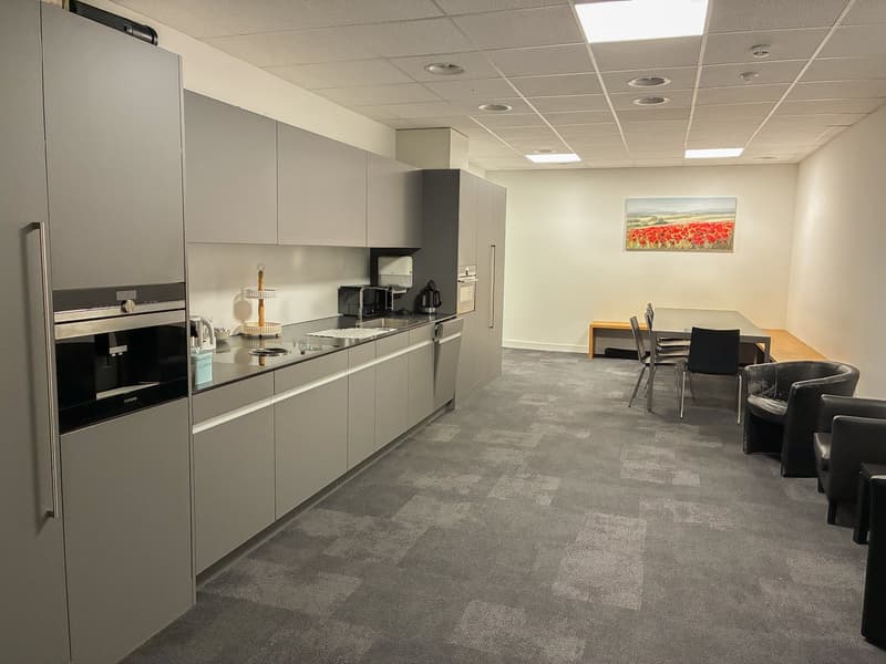 Moderne voll ausgebaute Bürofläche an Top-Lage in Zofingen – 627 m² im 1. OG (2)