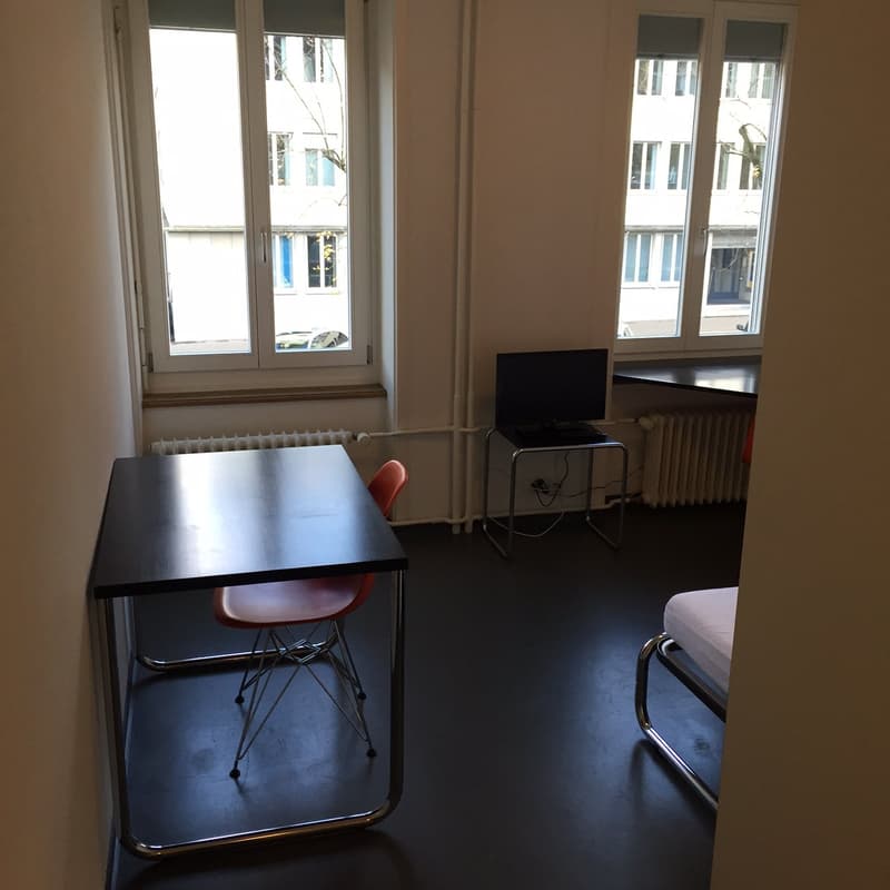 Studio (möbiliert) beim Central zu vermieten (3)