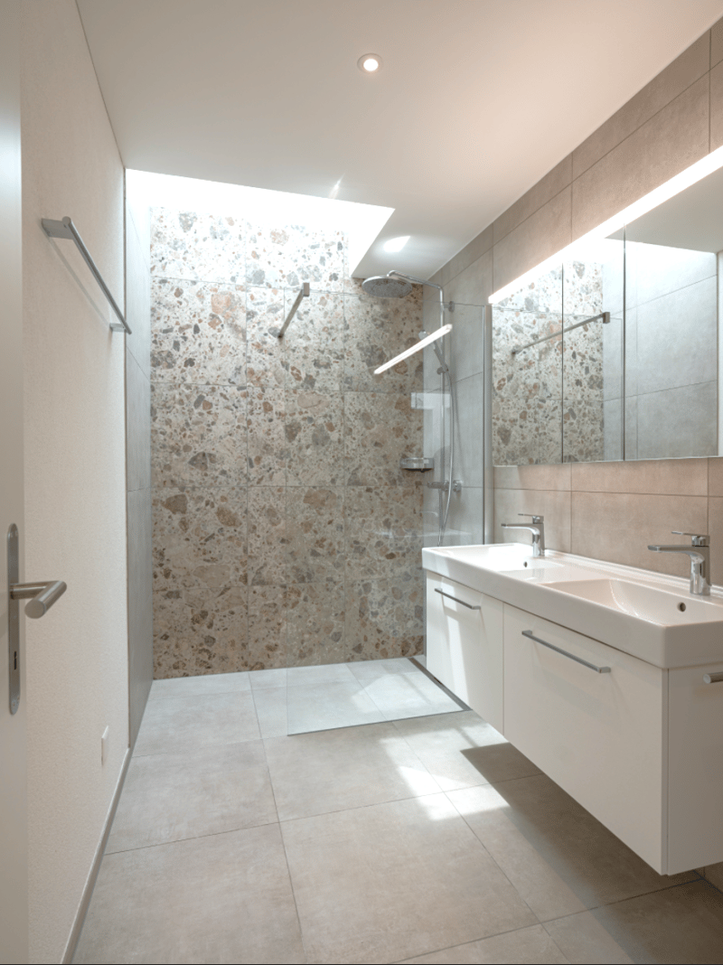 Dusche mit Oblicht und Doppellavabo