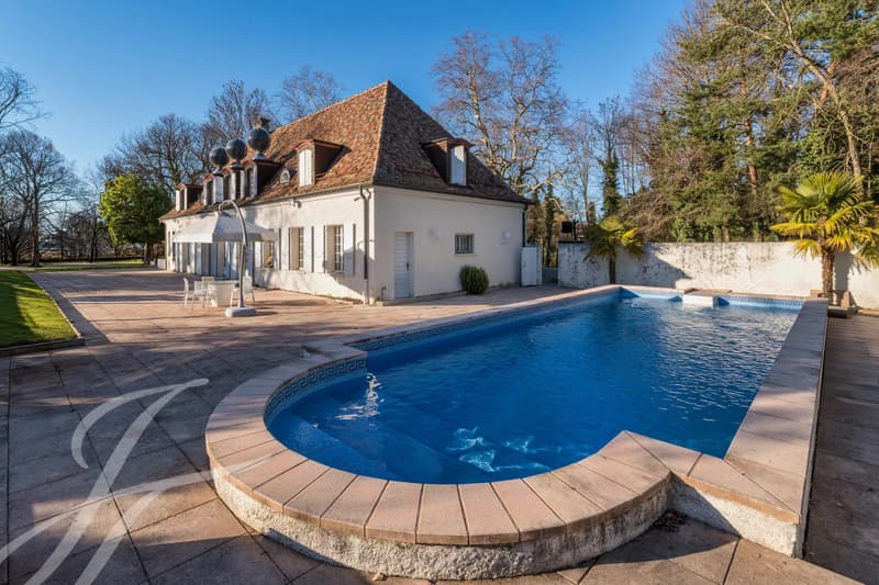 Charming property to renovate in the heart of the countryside (2)