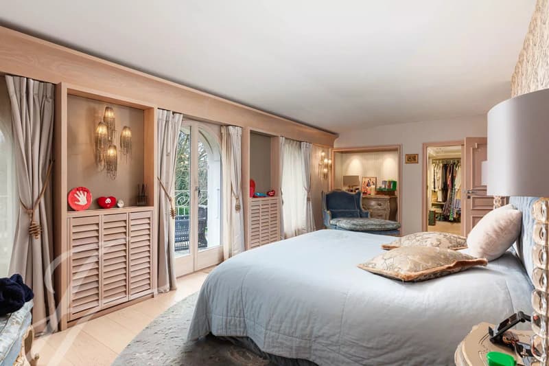 EXCLUSIVE - Luxury and serenity in the heart of Conches (8)