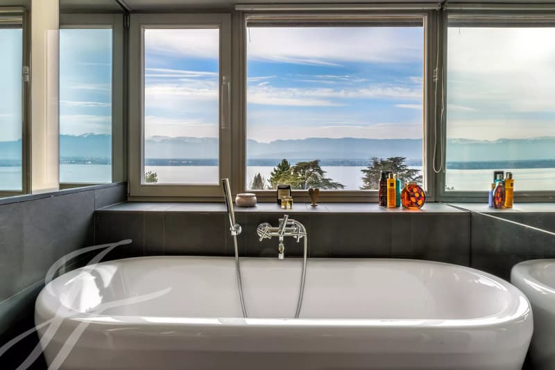 EXCLUSIVITY - Beautiful village house with panoramic lake view (4)