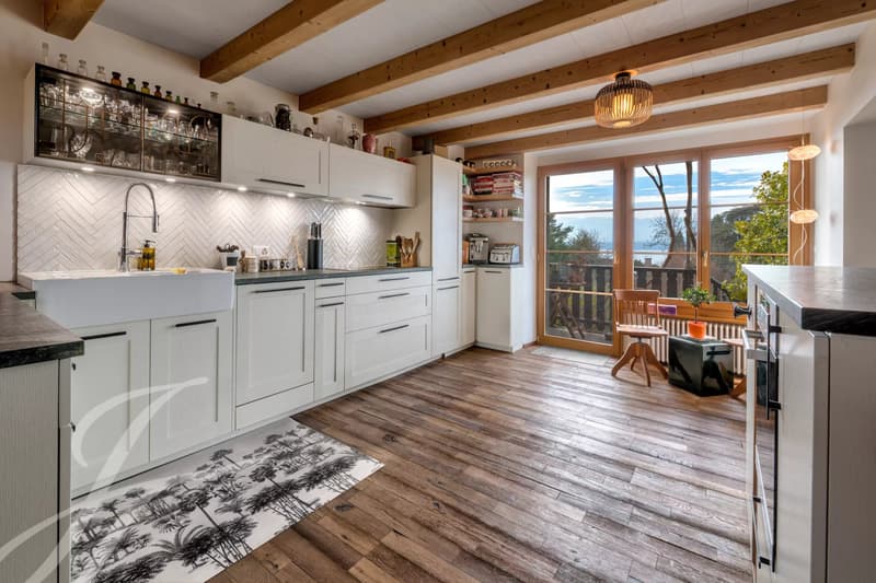 EXCLUSIVITY - Beautiful village house with panoramic lake view (9)