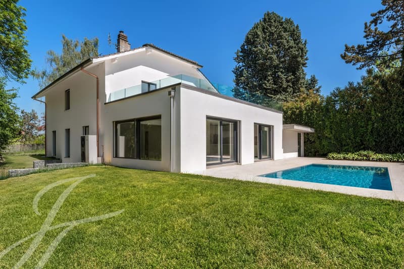 A few steps from the lake shore: Renovated villa with swimming pool (3)