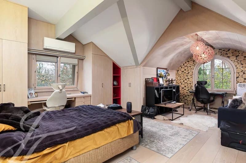 EXCLUSIVE - Luxury and serenity in the heart of Conches (11)