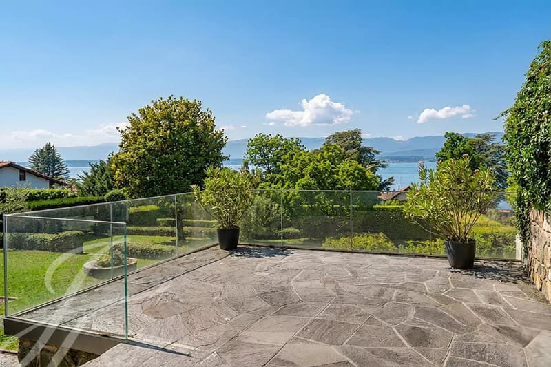 Beautiful village house with panoramic lake view (4)
