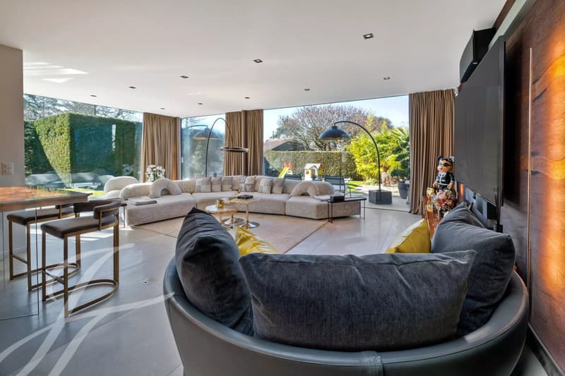 Bright villa in a residential area (7)