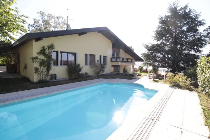 Très belle maison familiale avec piscine chauffée (1)