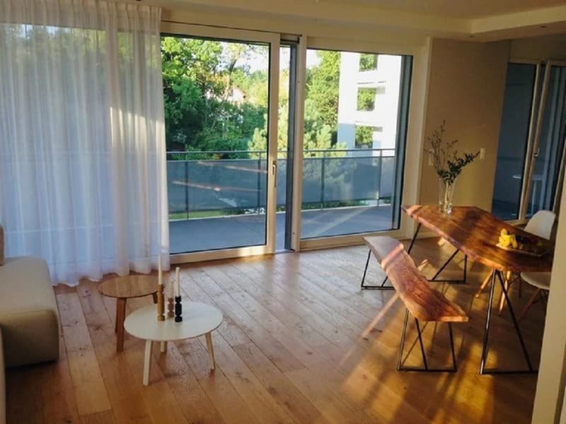 Bel appartement de 4 pièces avec grande loggia dans un immeuble récent et calme à Cologny. (8)