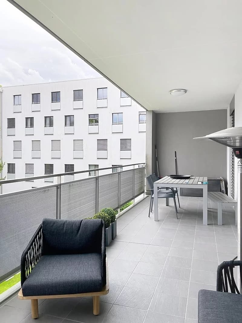 Bel appartement de 4 pièces avec grande loggia dans un immeuble récent et calme à Cologny. (7)