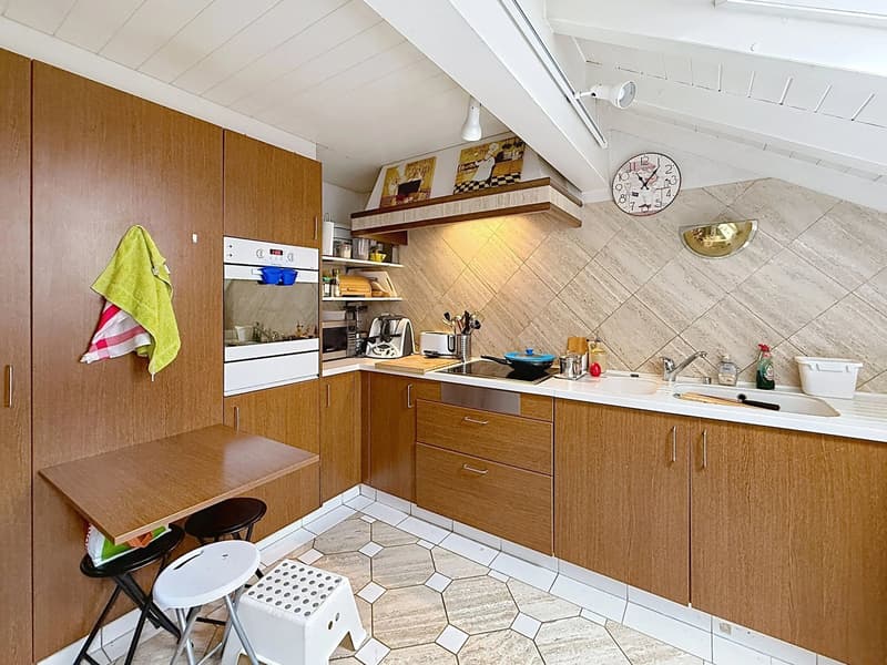 Appartement avec cachet, spacieux et lumineux, avec balcon (6)
