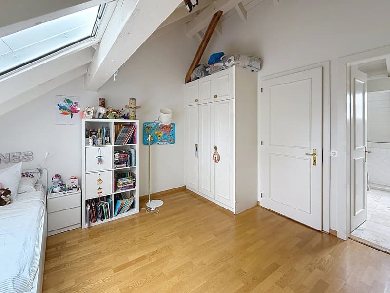 Appartement avec cachet, spacieux et lumineux, avec balcon (9)