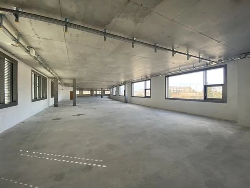 Surfaces d'activité dans un immeuble multifonctions en zone FTI (3)