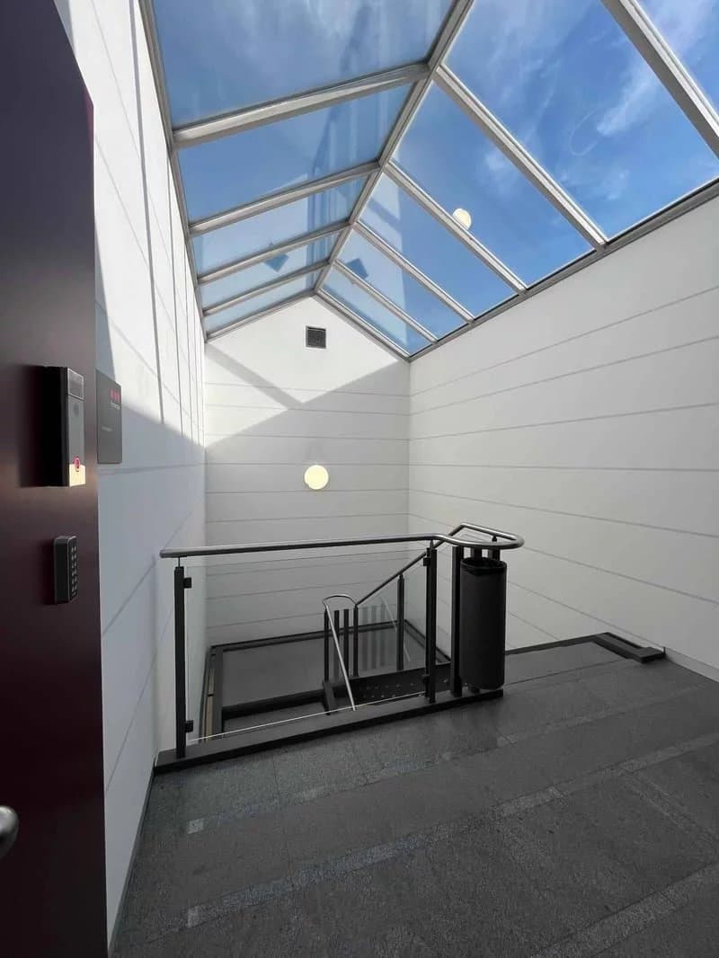 Bureaux aménagés à proximité de l'aéroport (3)