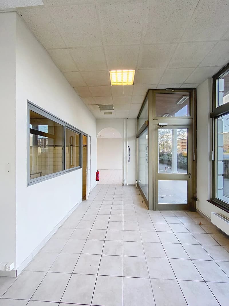 Belle arcade spacieuse proche des Nations (6)