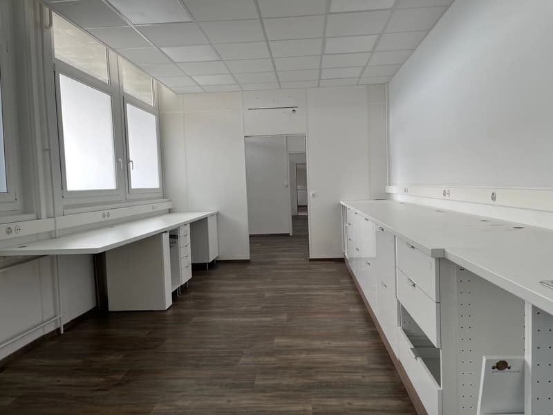 Surfaces administratives à prix attractif (4)