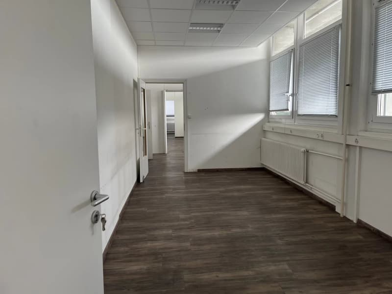 Surfaces administratives à prix attractif (3)