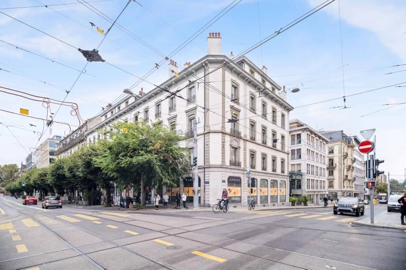 Belles surfaces administratives dans un immeuble de haut standing dans le quartier des banques (1)
