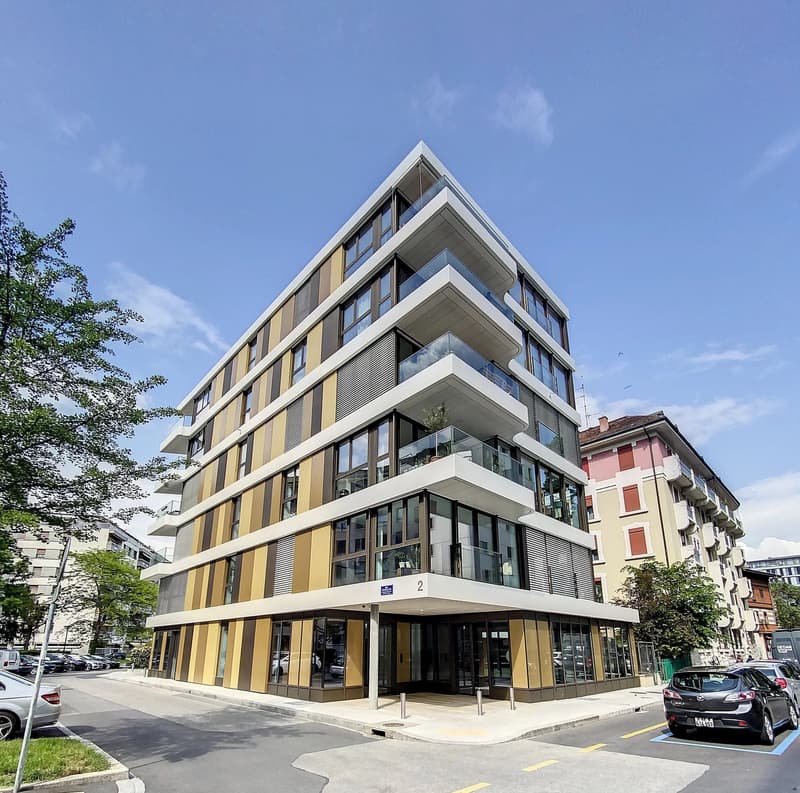 Arcade à vendre dans un immeuble de standing (1)