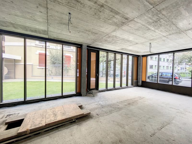 Arcade à vendre dans un immeuble de standing (6)