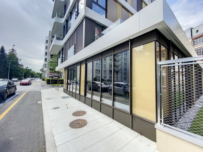 Arcade à vendre dans un immeuble de standing (2)