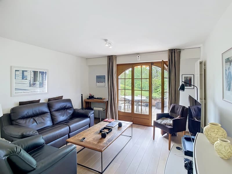 Appartement de 2,5 pièces avec terrasse de 38 m2 face au lac (9)