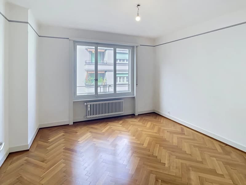 Hyper centre - Appartement de charme de 2,5 pièces au cachet d'antan (9)