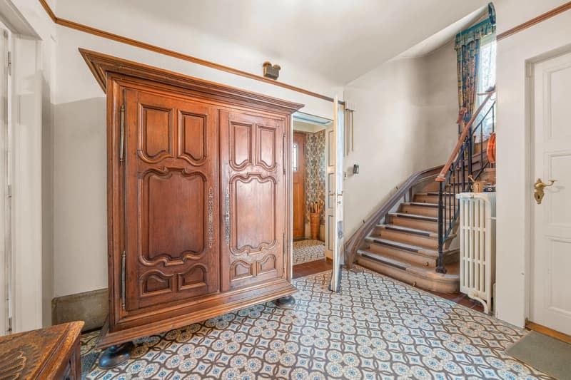 Majestueuse villa de caractère de 7,5 pièces avec vue sur le lac (5)