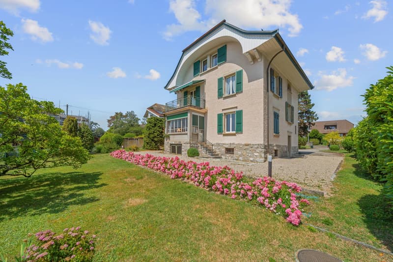 Majestueuse villa de caractère de 7,5 pièces avec vue sur le lac (1)
