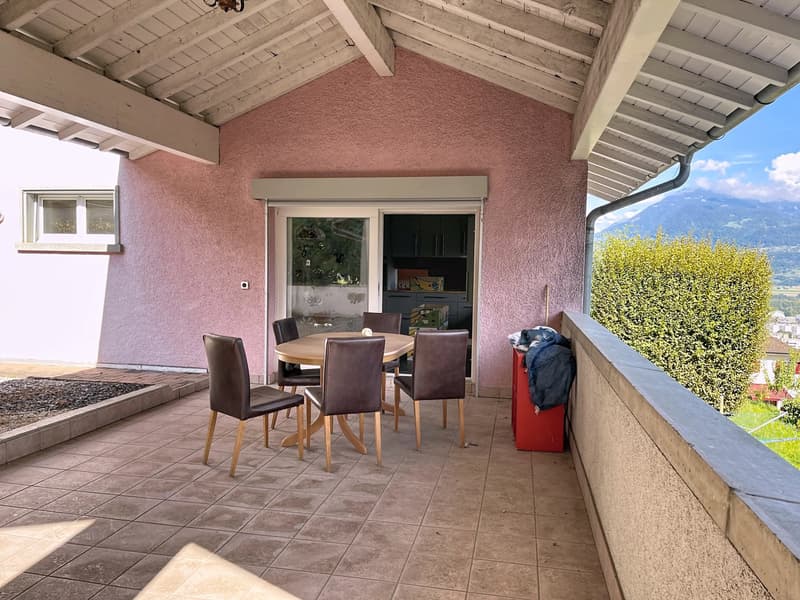 Maison familiale spacieuse dans quartier prisé (9)