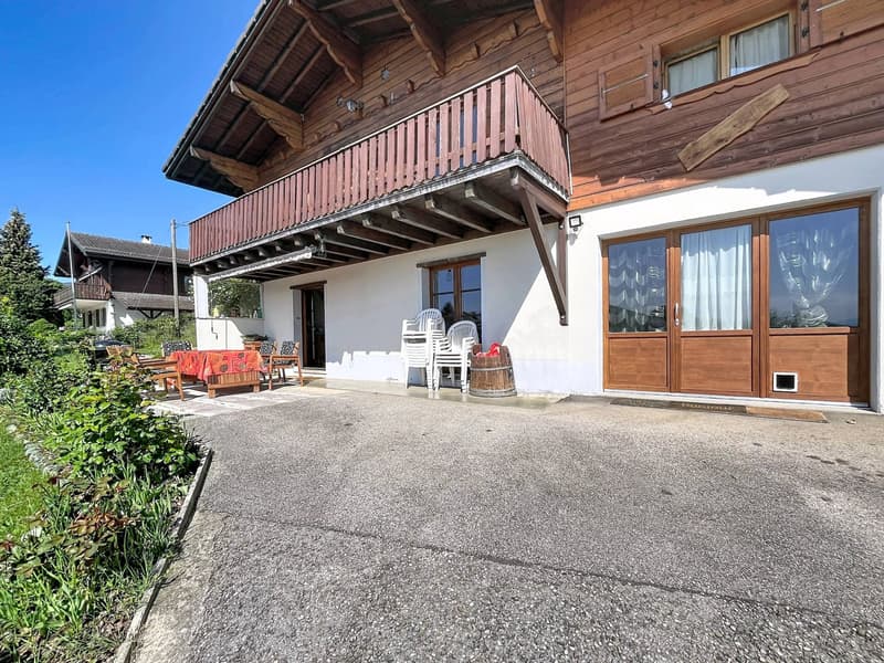 Parcelle avec chalet dans un écrin de verdure et vue lac (7)