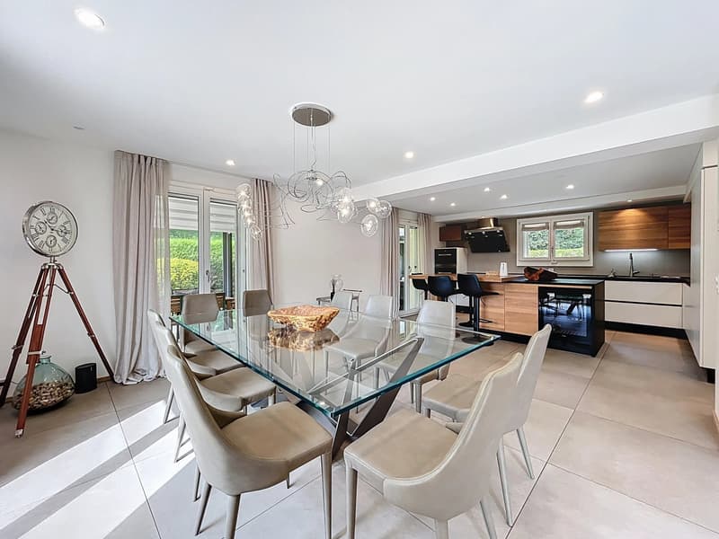 En exclusivité : Belle villa rénovée à proximité de Nyon (8)