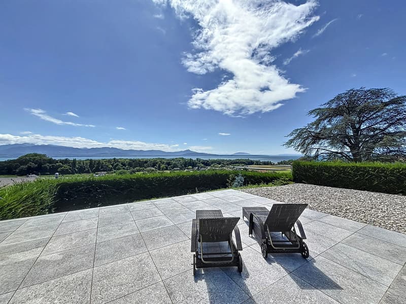 Magnifique villa à la vue imprenable sur le lac (2)