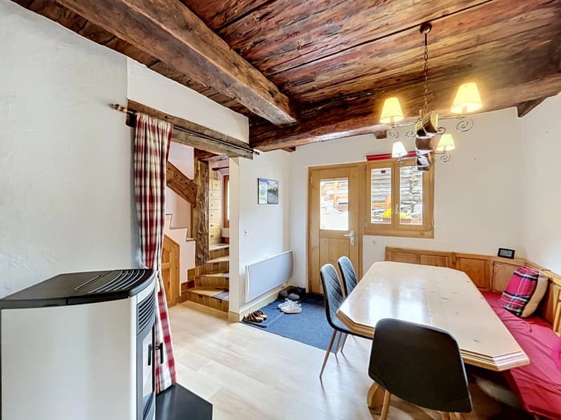 Ancien mazot transformé en chalet (2)